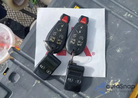 2011 Chrysler Town & Country Touring-L из США, поврежденный, VIN 2A4RR8DG6BR716570